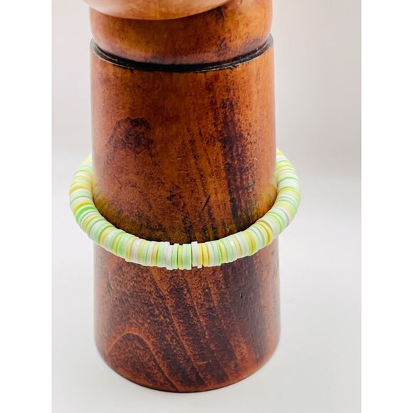 Hand Beaded small Bracelet great for Teenager gift - Picture 2 of 4